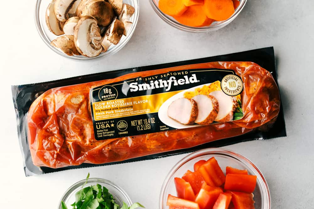 Skillet Pork Cacciatore is madeย with tender, slow roaster pork, mixed with garden vegetables and mushrooms, Italian herbs all simmered together for an easy 30 minute mealย that will be lovedย at the dinner table. ย An Italian favorite made with simpleย ingredients!ย Smithfield Pork