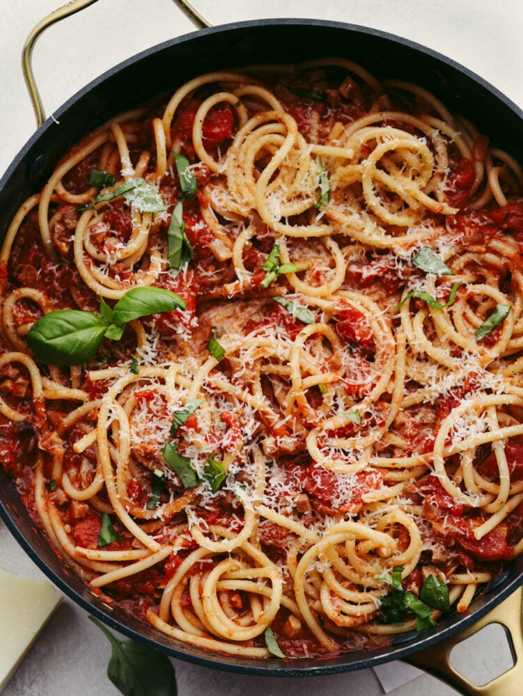This classic bucatini all'Amatriciana is packed to the brim with flavor from spices and herbs! If you are looking for a recipe to impress your guests, then look no more. This is the one!ย