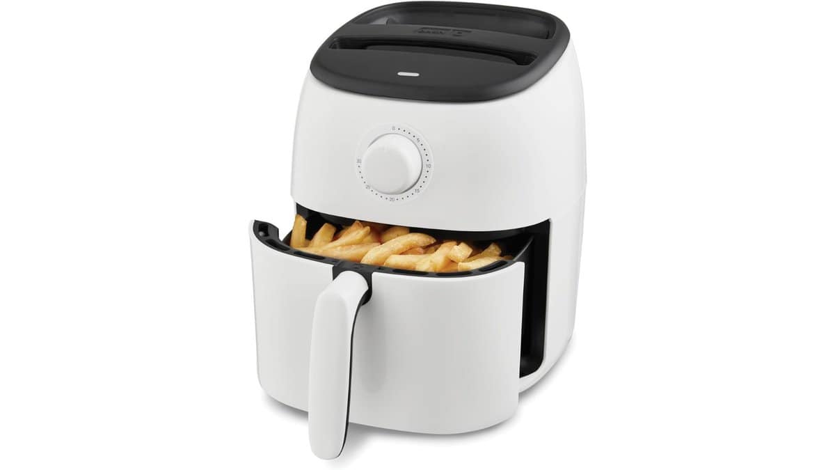 My air fryer is one of my favorite appliances in the kitchen because it can cook all my familyโs favorite recipes, including tender meats, roasted sides, crispy appetizers, and everything in between. Best small air fryers: Dash Tasti-Crisp