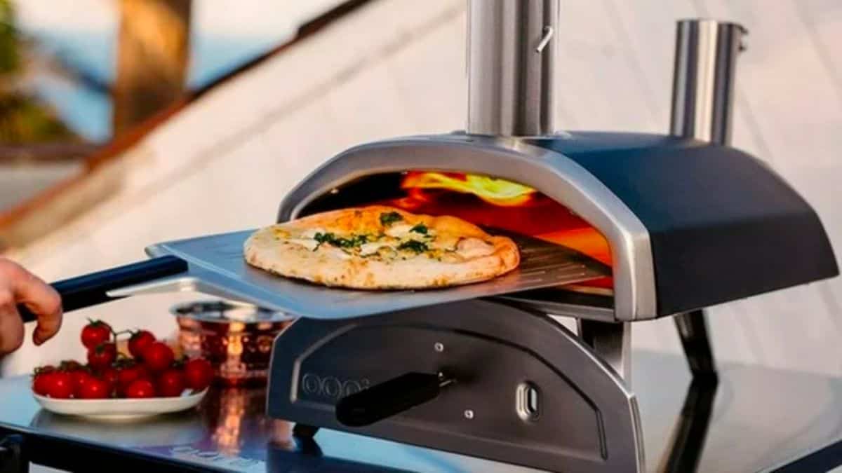 The best portable pizza ovens get hotter than the oven in your kitchen, so they deliver pizzeria-quality pizzas that are piping hot with crispy crusts and bubbly cheese Ooni Karu 12 Pizza Oven