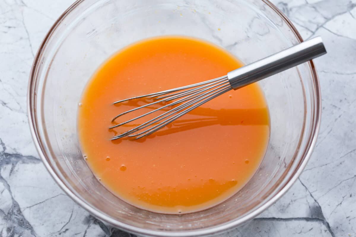 t's peach season which means you have to make this Peach Fluff Salad! It's a creamy, fruity dessert that hits all the right notes and is packed with fresh peaches! Vanilla pudding powder mixed with the jello and water.
