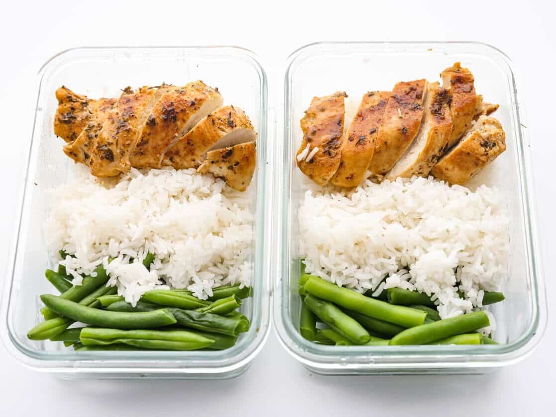 If you’re looking to save time, keep your sanity, and hit your protein goals, these chicken and rice meal prep bowls have you covered. They're flavorful, filling, and give you that “I’ve got my life together” feeling. Chicken and rice meal prep bowls ready to go.