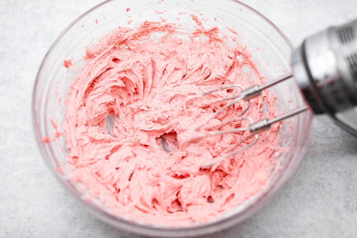 Ever since I discovered the amazing flavors that freeze-dried strawberries add, I’ve been using them as much as possible. This strawberry cake? No exception. And don’t even get me started on the frosting... It’s dangerously good. Freeze dried strawberries, powdered sugar and cream added to the butter and all mixed together.
