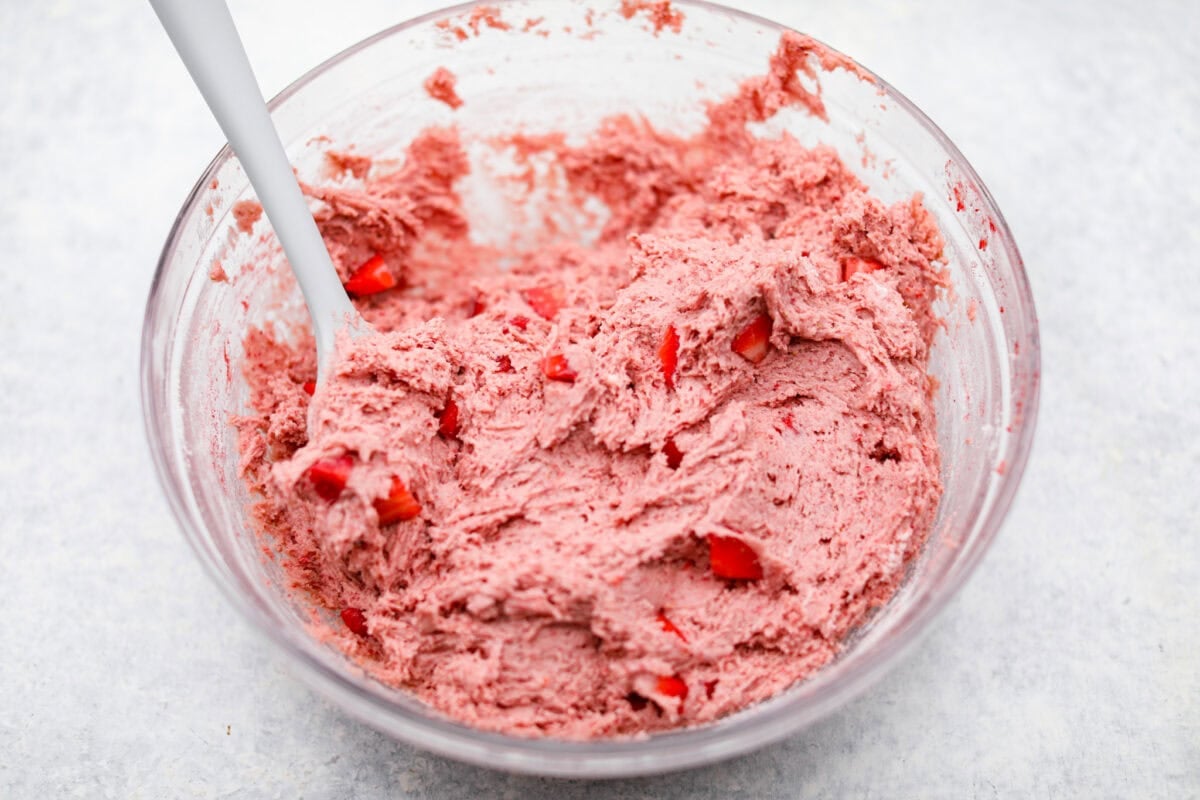 Ever since I discovered the amazing flavors that freeze-dried strawberries add, I’ve been using them as much as possible. This strawberry cake? No exception. And don’t even get me started on the frosting... It’s dangerously good. Fresh strawberries mixed in with the batter.