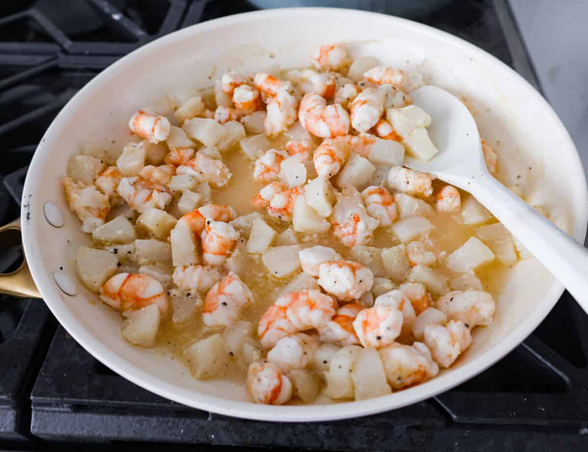 If youโre a seafood lover, you'll be obsessed with this Seafood Lasagna. Iโm talking crab, scallops, and shrimp in creamy, cheesy layers, baked to bubbly perfection. Itโs my go-to dinner when Iโm cooking for seafood fans! Seafood cooking in a skillet.
