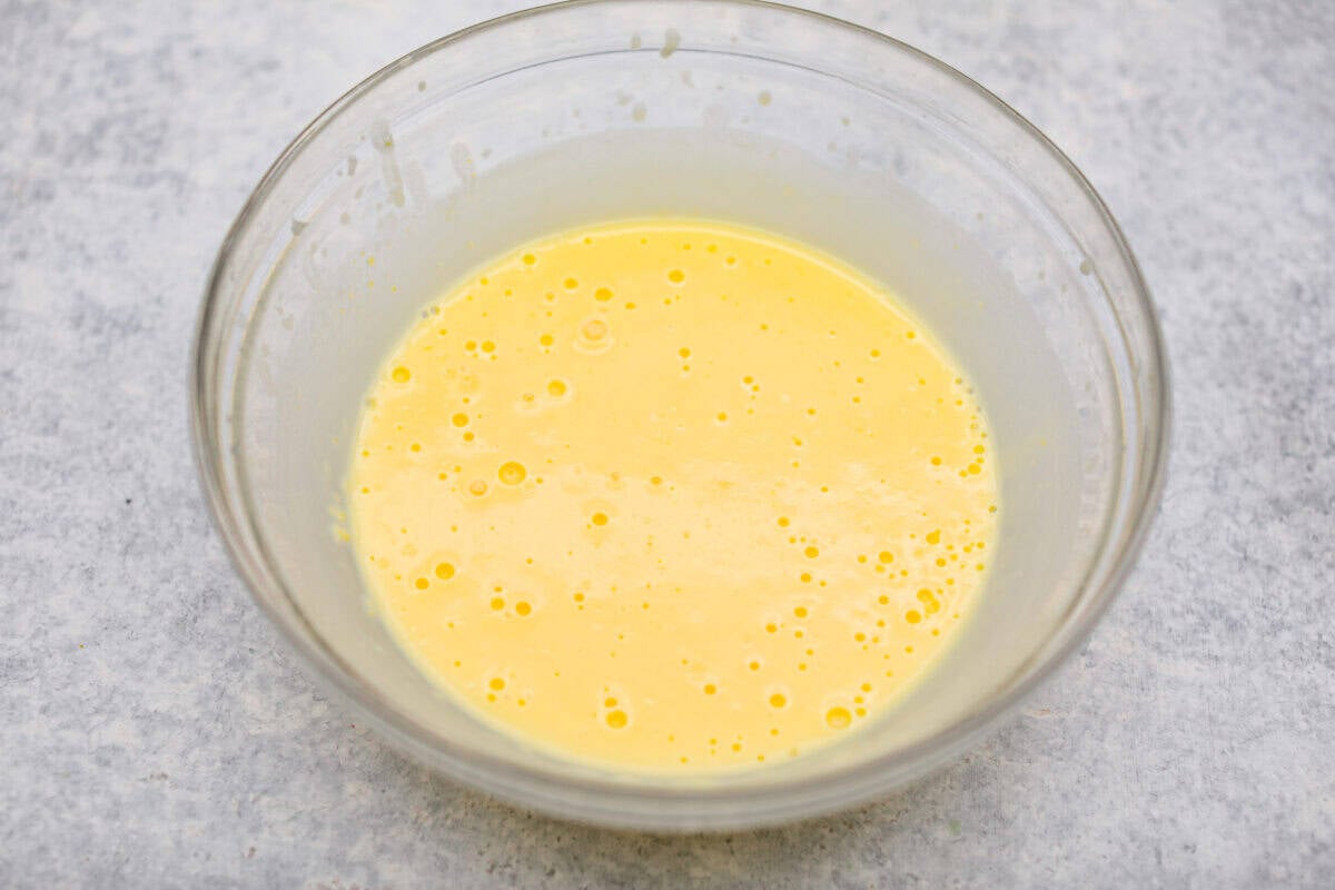 Orange creamsicle lush is sunshine in dessert form! With creamy orange layers, a buttery golden Oreo crust, and bright fresh citrus flavor, this easy no-bake dessert is a fun twist on my popular Lemon Lush thatโs perfect for summer. Vanilla pudding and milk mixed together in a bowl.